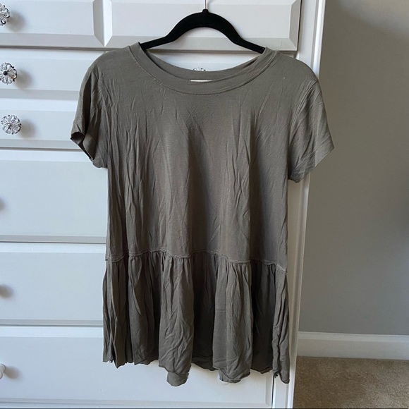 Truly Madly Deeply Green Dusty Road Peplum Tee - Picture 6 of 6